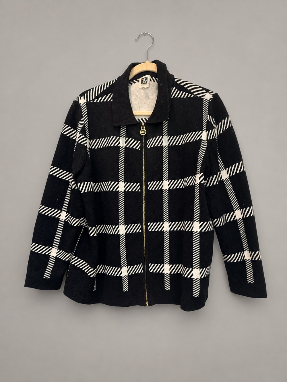 Black & White Plaid Zip-Front Women's Jacket